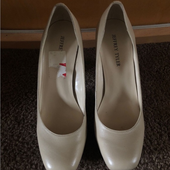 Platform heals - Picture 2 of 5